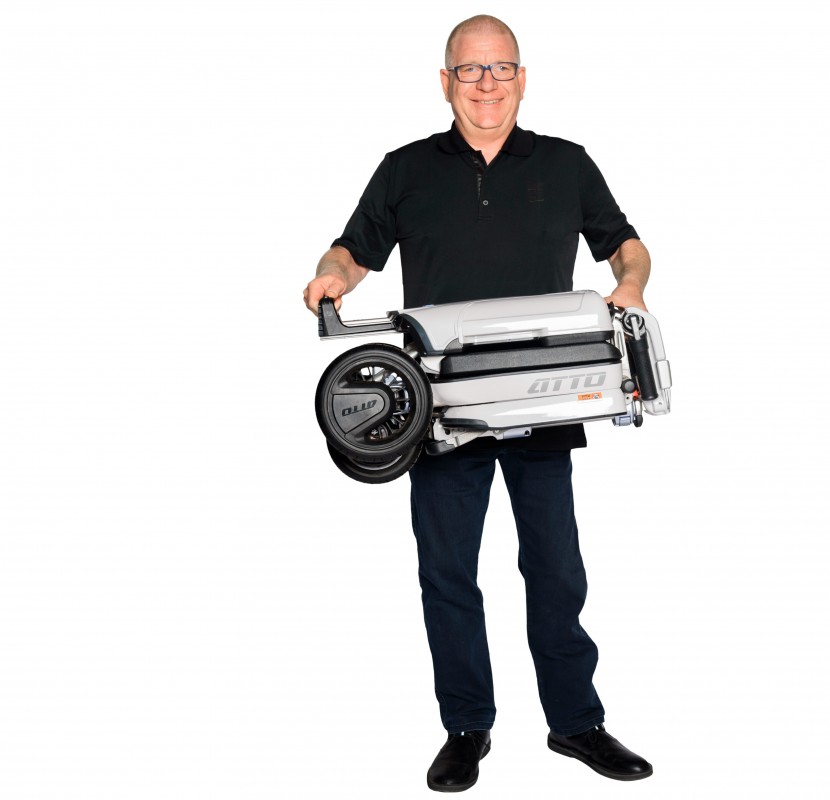 moving-life-atto-scooter-electrico-plegable-ligero-litio-movilidad-viajes-avion-foldable-folding-mobility-scooter-lightweight-comodo-calidad-garantia-servicio-ventas-accessible-madrid-5
