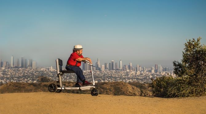 moving-life-atto-scooter-electrico-plegable-ligero-litio-movilidad-viajes-avion-foldable-folding-mobility-scooter-lightweight-comodo-calidad-garantia-servicio-ventas-accessible-madrid-6